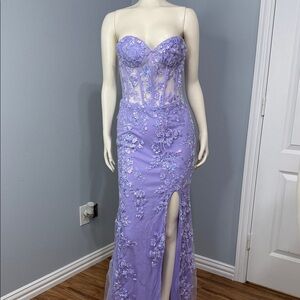 Elegant Lavender Strapless Dress